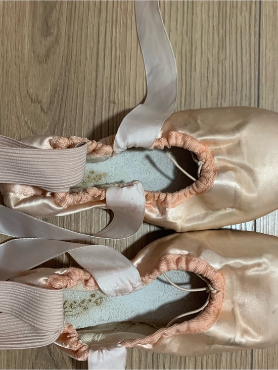 Capezio Shoes - Capezio Pink Satin Ballet Pointe Shoes